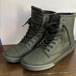 Dr. Martens Sheridan Black High-Top Woman’s Shoes Size 8